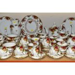 A GROUP OF ROYAL ALBERT OLD COUNTRY ROSES TEA, DINNER AND GIFTWARES, including a fifteen piece