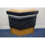 AN MID TO LATE 20TH CENTURY ANGLED DRINKS BAR, with buttoned black leatherette padded front, width