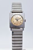 A LADIES SEKONDA WRISTWATCH, circular discoloured dial signed 'Sekonda 17 Jewels' Roman numerals,