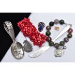 A MISCELLANEOUS COLLECTION, to include a dyed coral elasticated wide bracelet, a blue stone dress