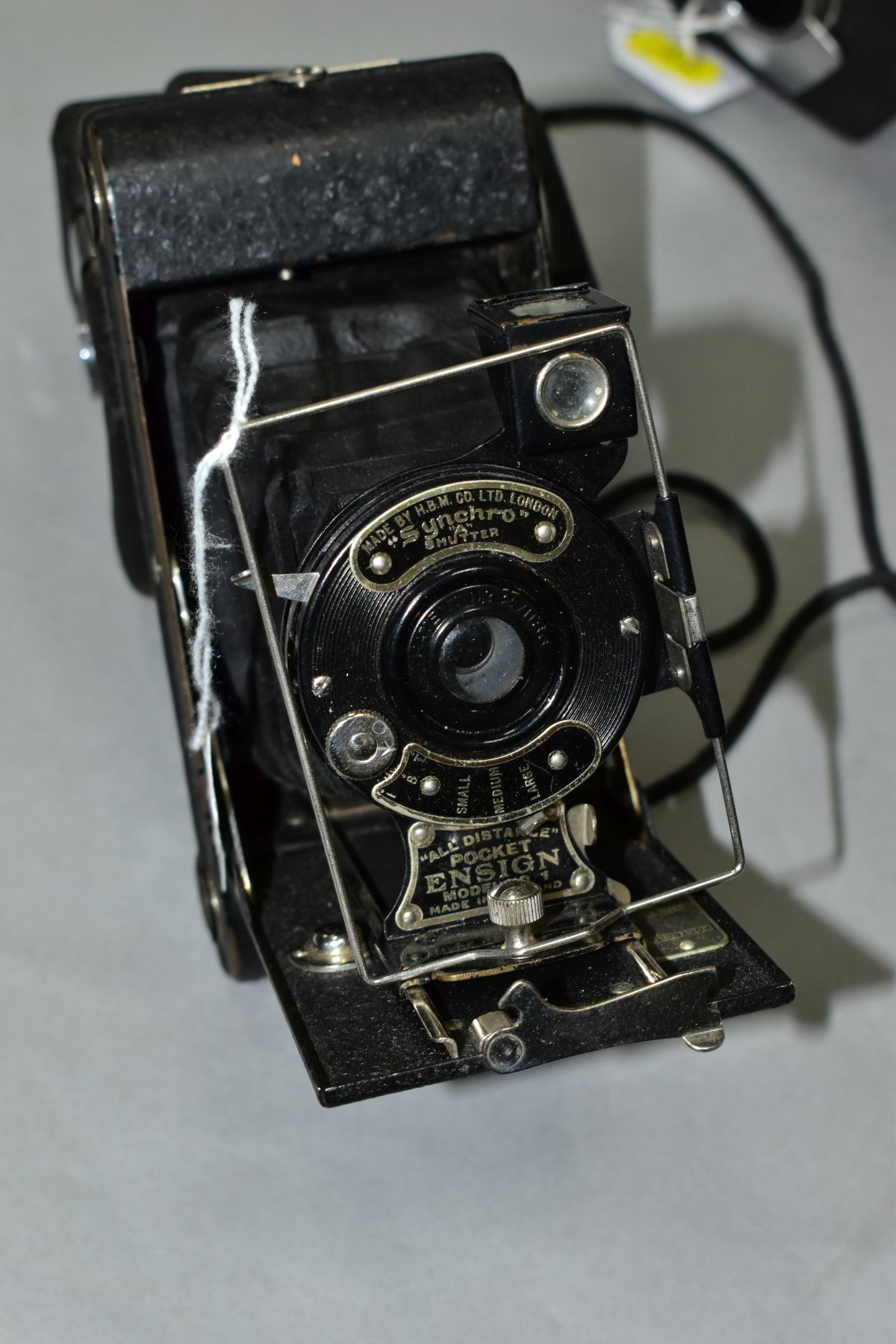 AN ENSIGN INSTANT POCKET FOLDING CAMERA, a Ross Ensign Ful-Vue Super and a Fujica 8EE Cine camera ( - Image 5 of 8