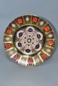 A ROYAL CROWN DERBY 1128 IMARI GOLD BAND 27CM PLATE, first quality, date code for 1975, (Condition:-