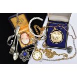 A SELECTION OF JEWELLERY AND ITEMS, to include a white metal line bracelet set with five oval cut