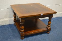 A TITCHMARSH AND GOODWIN SQUARE OAK COFFEE/OCCASIONAL TABLE, on turned and block supports united