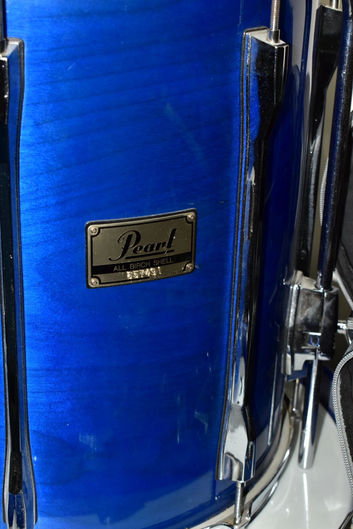 A PEARL BLX FIVE PIECE DRUM KIT, in sheer blue with a set of Pearl padded cases, comprising a 22inch - Image 4 of 7