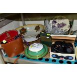 TWO PAIRS OF CASED/BOXED BINCOULARS AND A SMALL QUANTITY OF CERAMICS AND GLASS, the binoculars Prinz