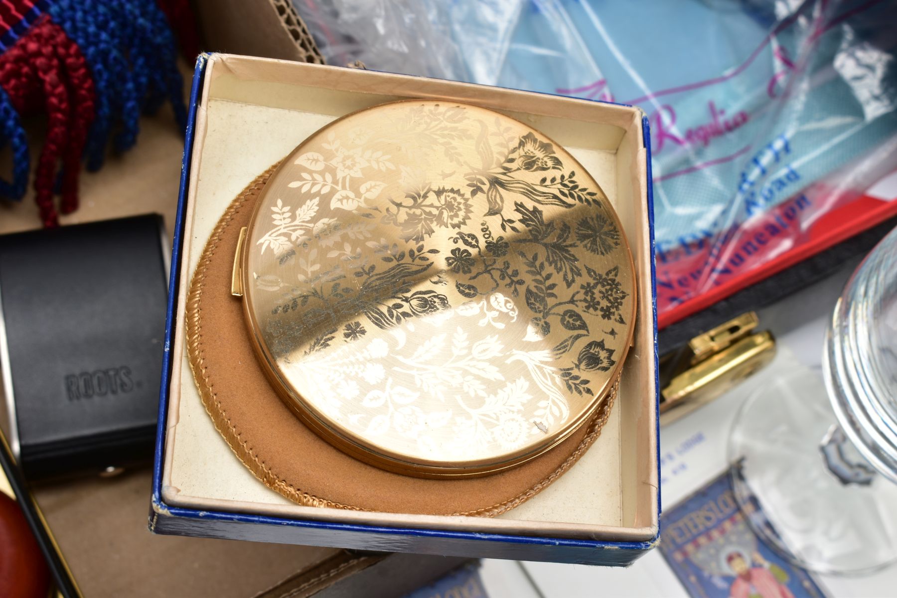 A BOX OF ASSORTED ITEMS, to include a silver bangle with an engraved foliate design, fitted with - Image 8 of 12