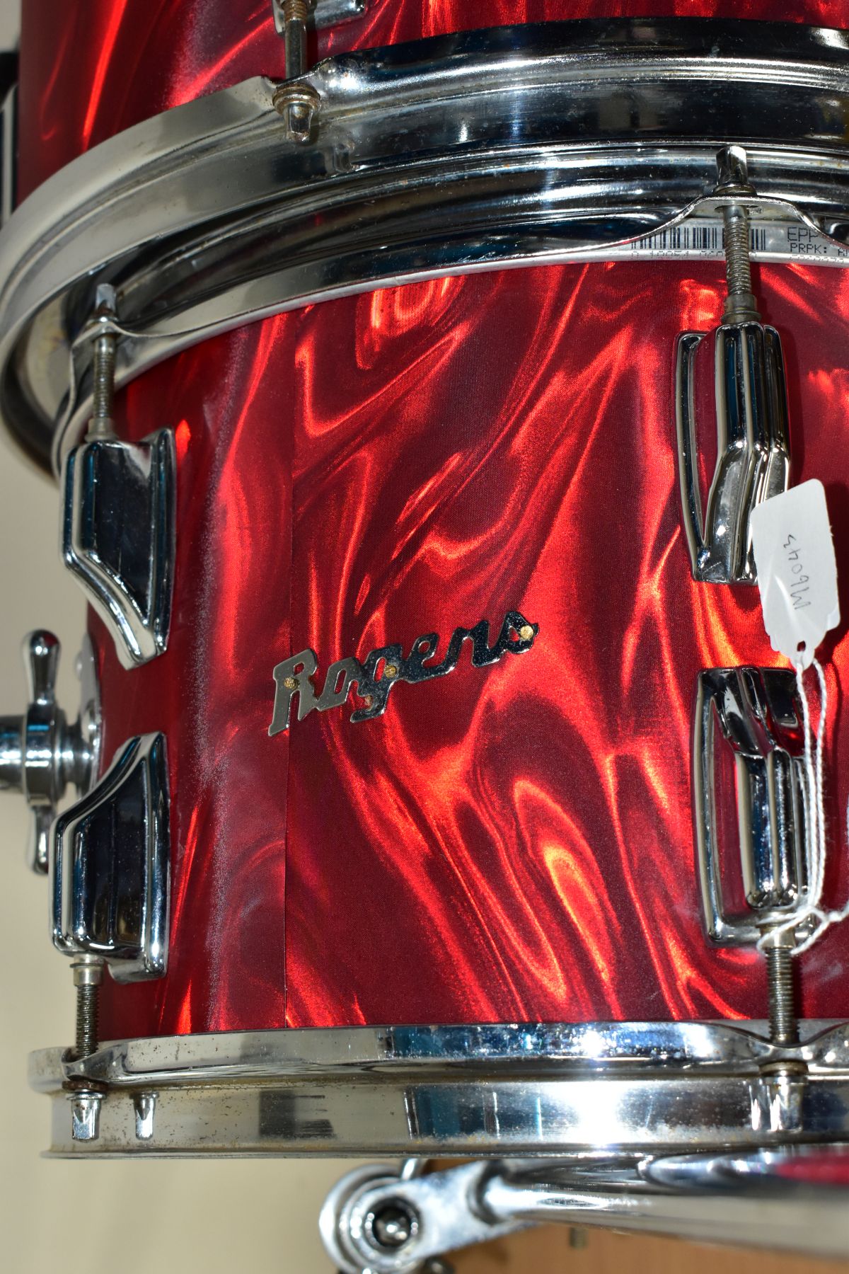 A 1962 ROGERS FOUR SHELL DRUM KIT, refinished in Gretsch Satin Flame covering comprising a 22inch - Image 5 of 6