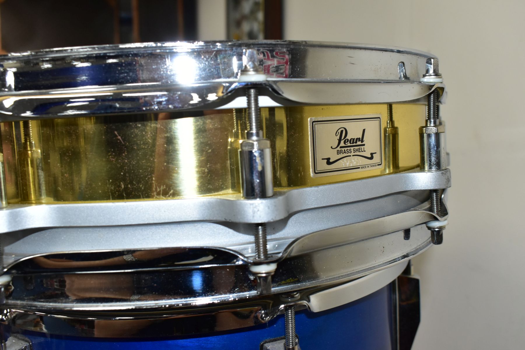 A PEARL BLX FIVE PIECE DRUM KIT, in sheer blue with a set of Pearl padded cases, comprising a 22inch - Image 7 of 7