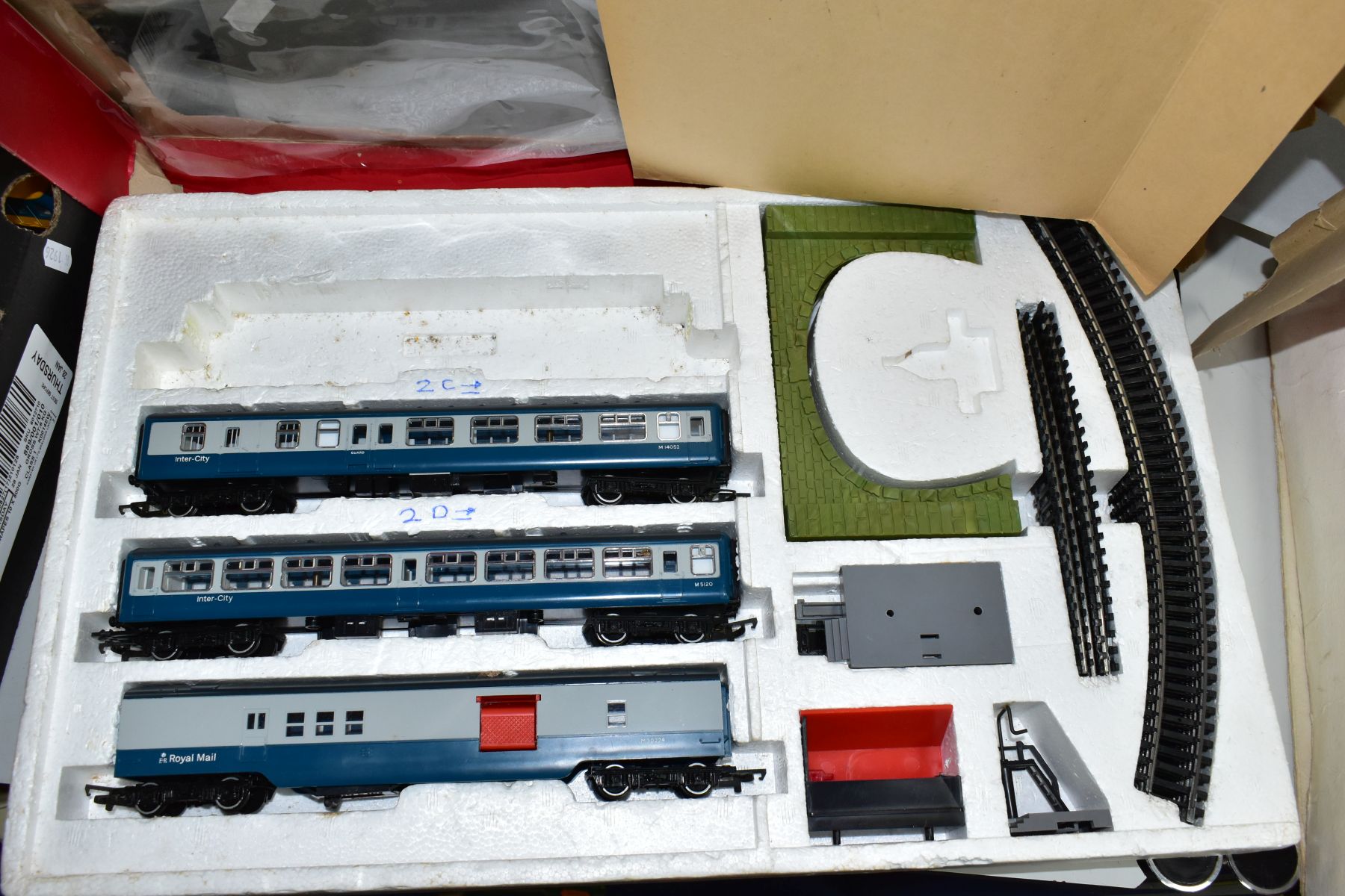 A BOXED TRI-ANG HORNBY OO GAUGE FREIGHTMASTER SET, No.,R5651, appears complete with class 31 - Image 3 of 5