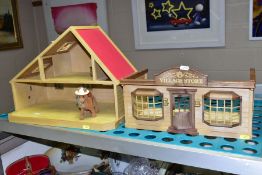 FIVE SYLVANIAN FAMILIES BUILDINGS AND A SMALL QUANTITY OF ACCESSORIES, including 'Lock-Keepers