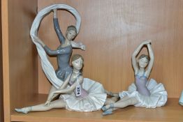 THREE BOXED NAO BALLERINA FIGURES, comprising 00185 'Danzarin Con Velo' (Dancer with veil), 01208 '