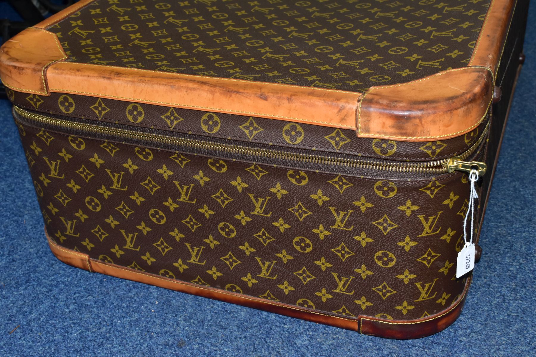 A LOUIS VUITTON MONOGRAM SUITCASE, tan leather trim, with a combination lock (locked, combination - Image 13 of 17