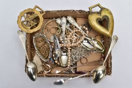 A SELECTION OF MOSTLY COSTUME JEWELLERY AND OTHER ITEMS, to include a graduated cultured pearl