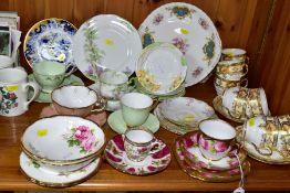 A GROUP OF ASSORTED ROYAL ALBERT CUPS, SAUCERS, PLATES AND BOWLS, named patterns include Amercian
