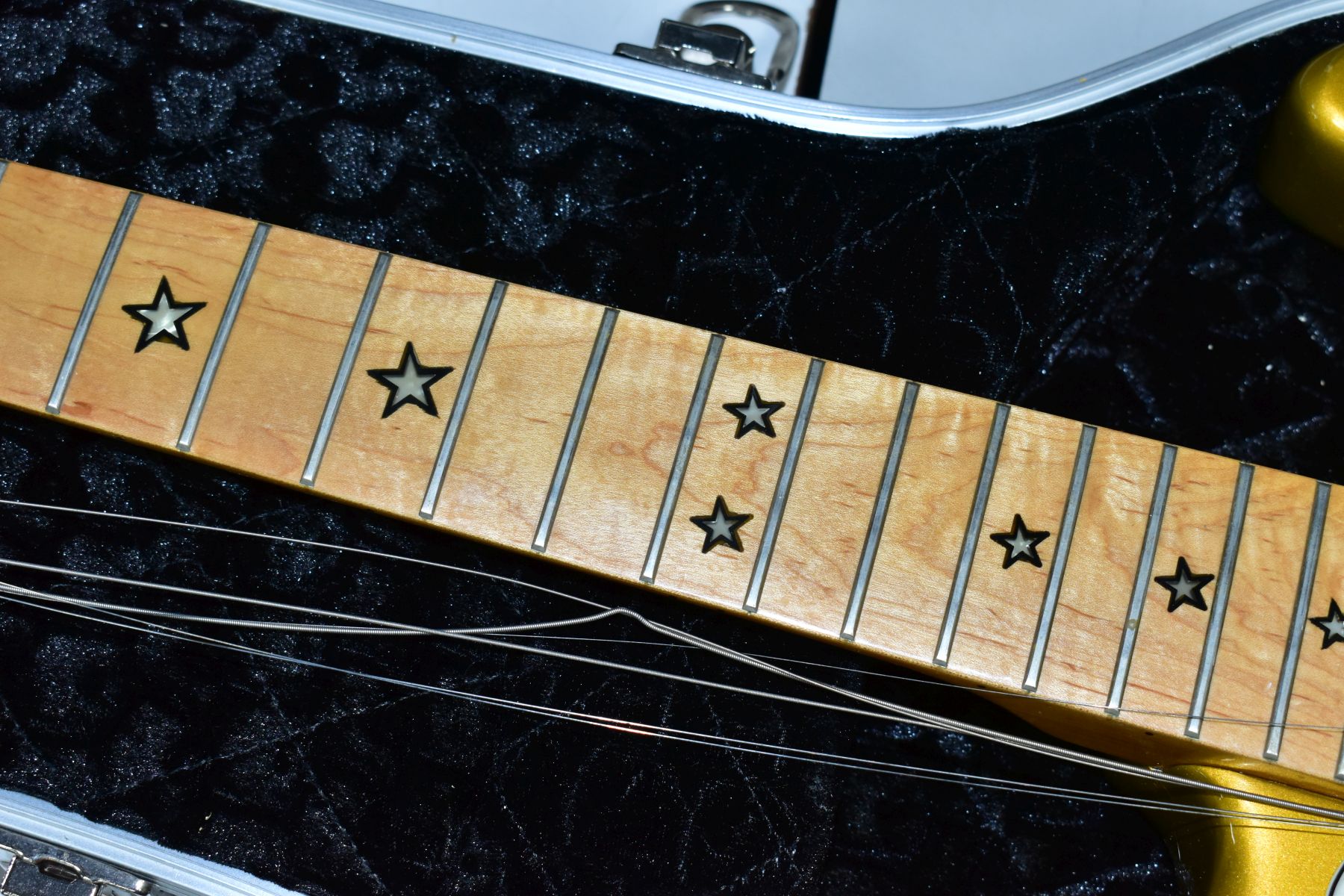 A STRATOCASTER STYLE GUITAR with Fender Custom Shop stickered pickups, a Richie Sambora style two - Image 3 of 6