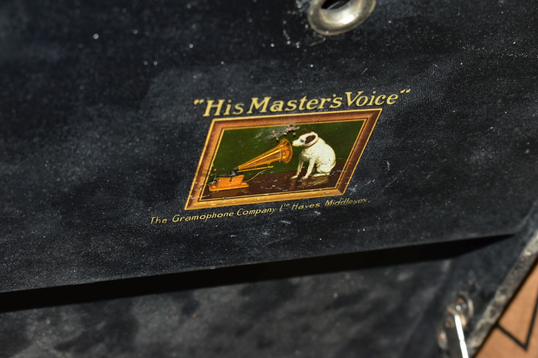 A CASED HIS MASTERS VOICE TABLE TOP GRAMAPHONE in black case along with two folders of 78's, a - Image 3 of 8