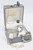 A MISCELLANEOUS COLLECTION OF JEWELLERY ITEMS to include a D & G ladies dress watch, a Links of