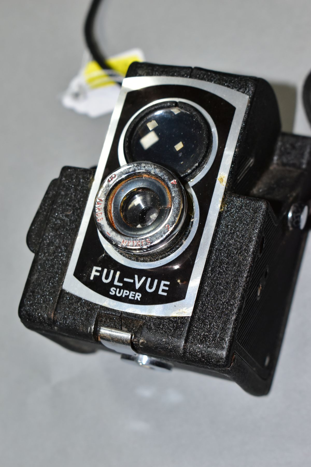AN ENSIGN INSTANT POCKET FOLDING CAMERA, a Ross Ensign Ful-Vue Super and a Fujica 8EE Cine camera ( - Image 4 of 8