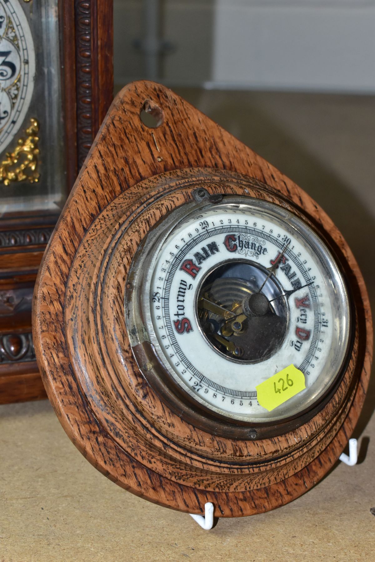 A LATE 19TH CENTURY OAK CASED MANTEL CLOCK, the silvered dial with Arabic numerals, 8 day - Image 3 of 7