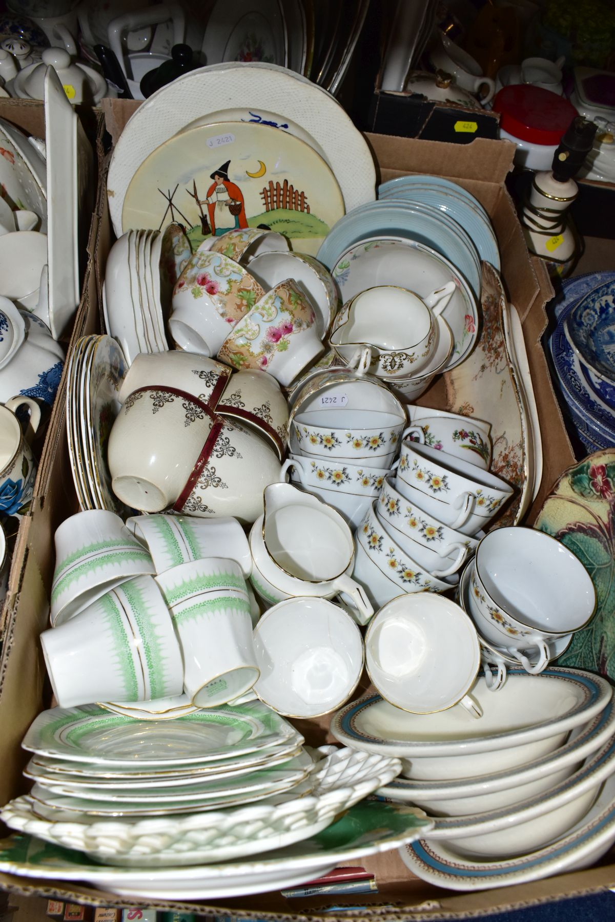 FIVE BOXES AND LOOSE CERAMICS, etc, including Victorian and later blue and white transfer printed - Image 5 of 13