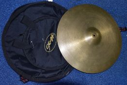 A 1960'S ZILDJIAN 22 INCH RIDE CYMBAL (WEIGHS MORE THAN 3KG) in a Stagg padded cymbal case