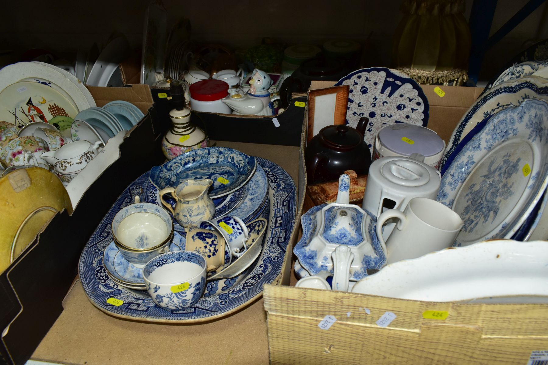 FIVE BOXES AND LOOSE CERAMICS, etc, including Victorian and later blue and white transfer printed - Image 2 of 13