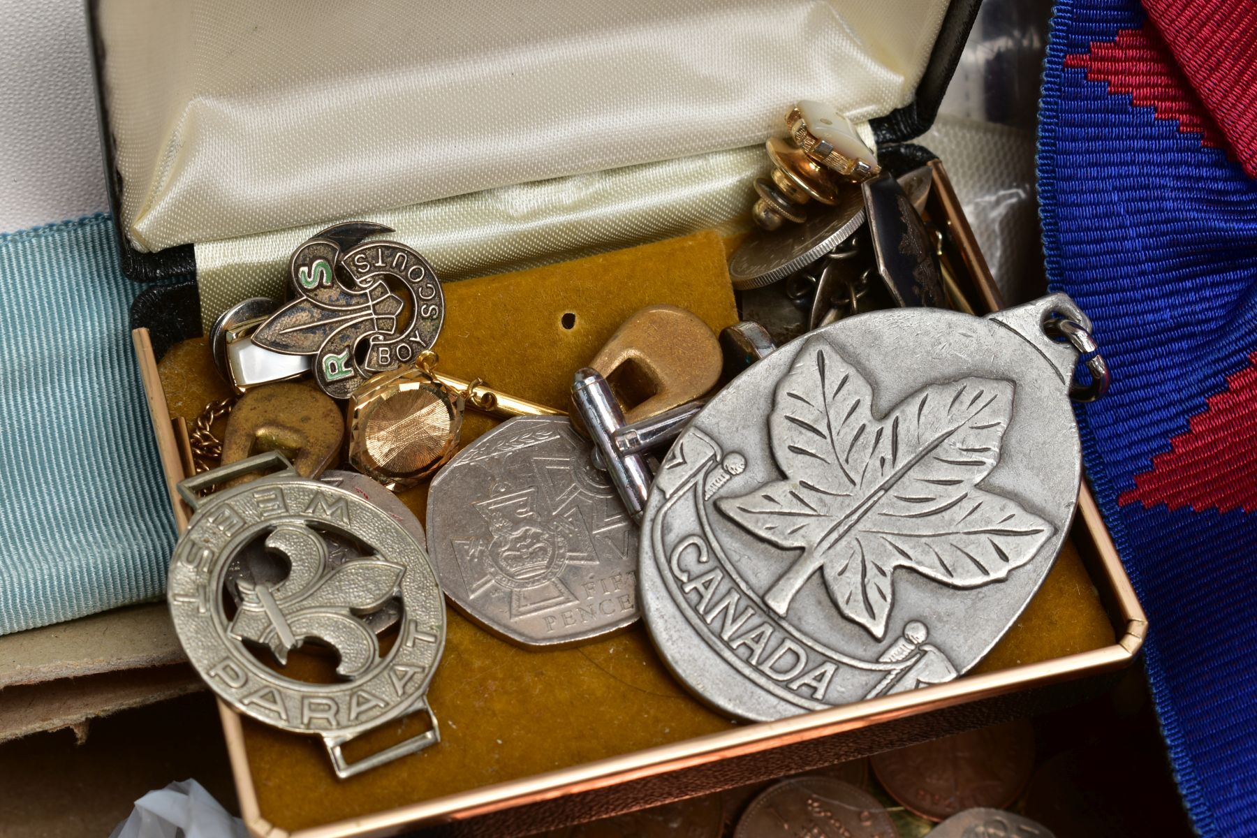 A BOX OF ASSORTED ITEMS, to include a silver bangle with an engraved foliate design, fitted with - Image 10 of 12