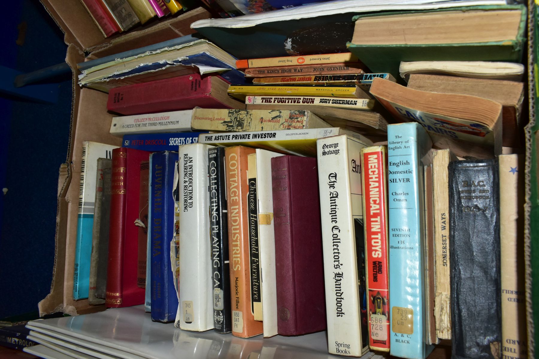 SEVEN BOXES OF BOOKS, including novels, art and antiques reference, including price guides and - Image 9 of 9