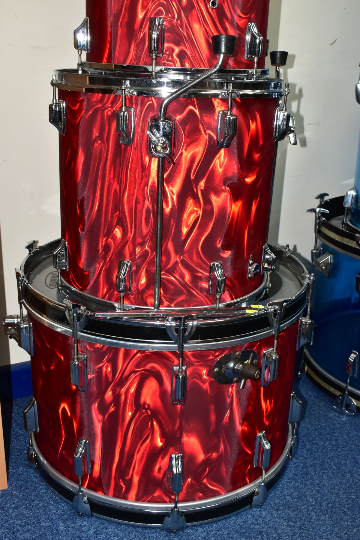 A 1962 ROGERS FOUR SHELL DRUM KIT, refinished in Gretsch Satin Flame covering comprising a 22inch - Image 4 of 6