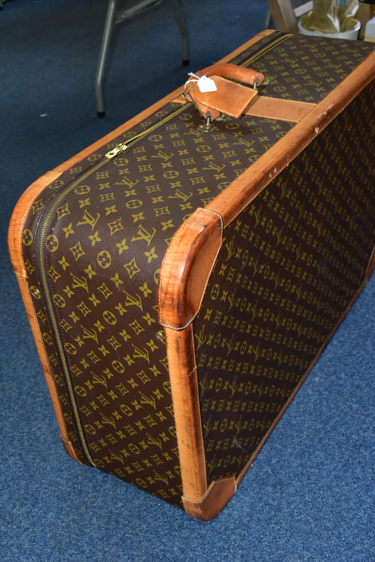 A LOUIS VUITTON MONOGRAM SUITCASE, tan leather trim, with a combination lock (locked, combination - Image 9 of 17