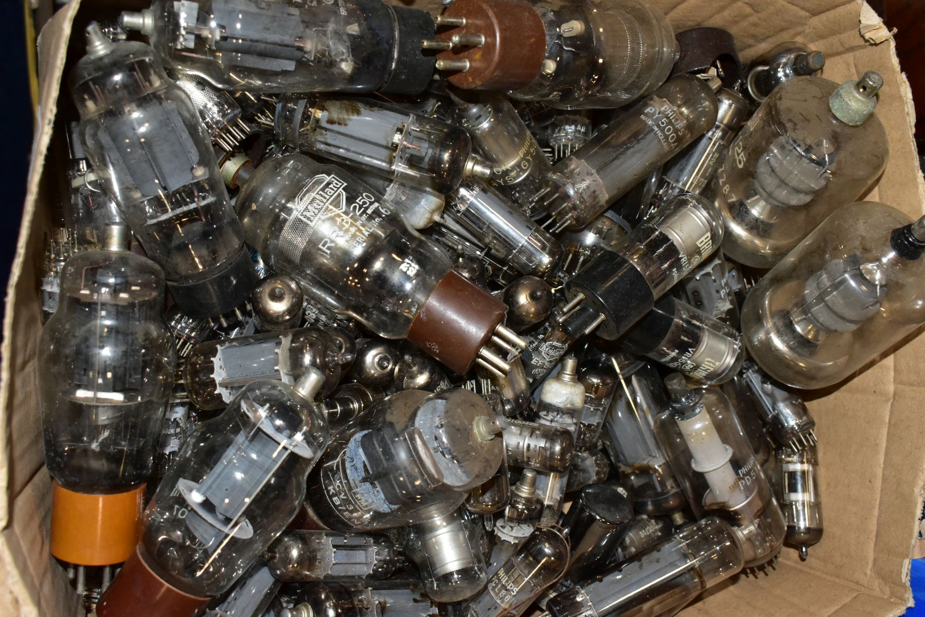 SIX BOXES OF BOXED AND LOOSE RADIO VALVES, boxes include Osram, Marconi, GEC, Brimar, Philco, - Image 2 of 9