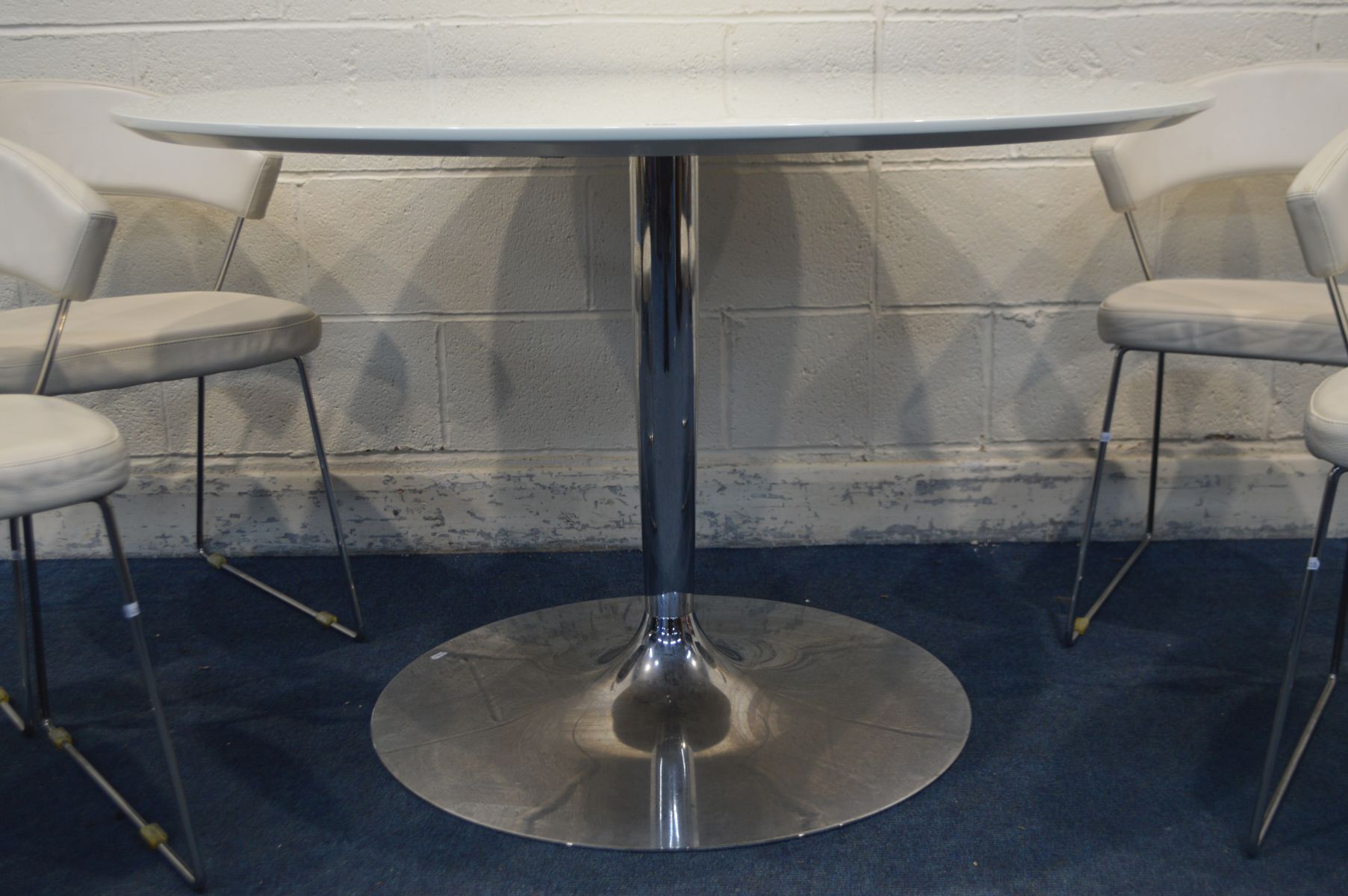 A CALLIGARIS, MODEL PLANET, CIRCULAR DINING TABLE, on a circular chrome base, diameter 120cm x - Image 4 of 5