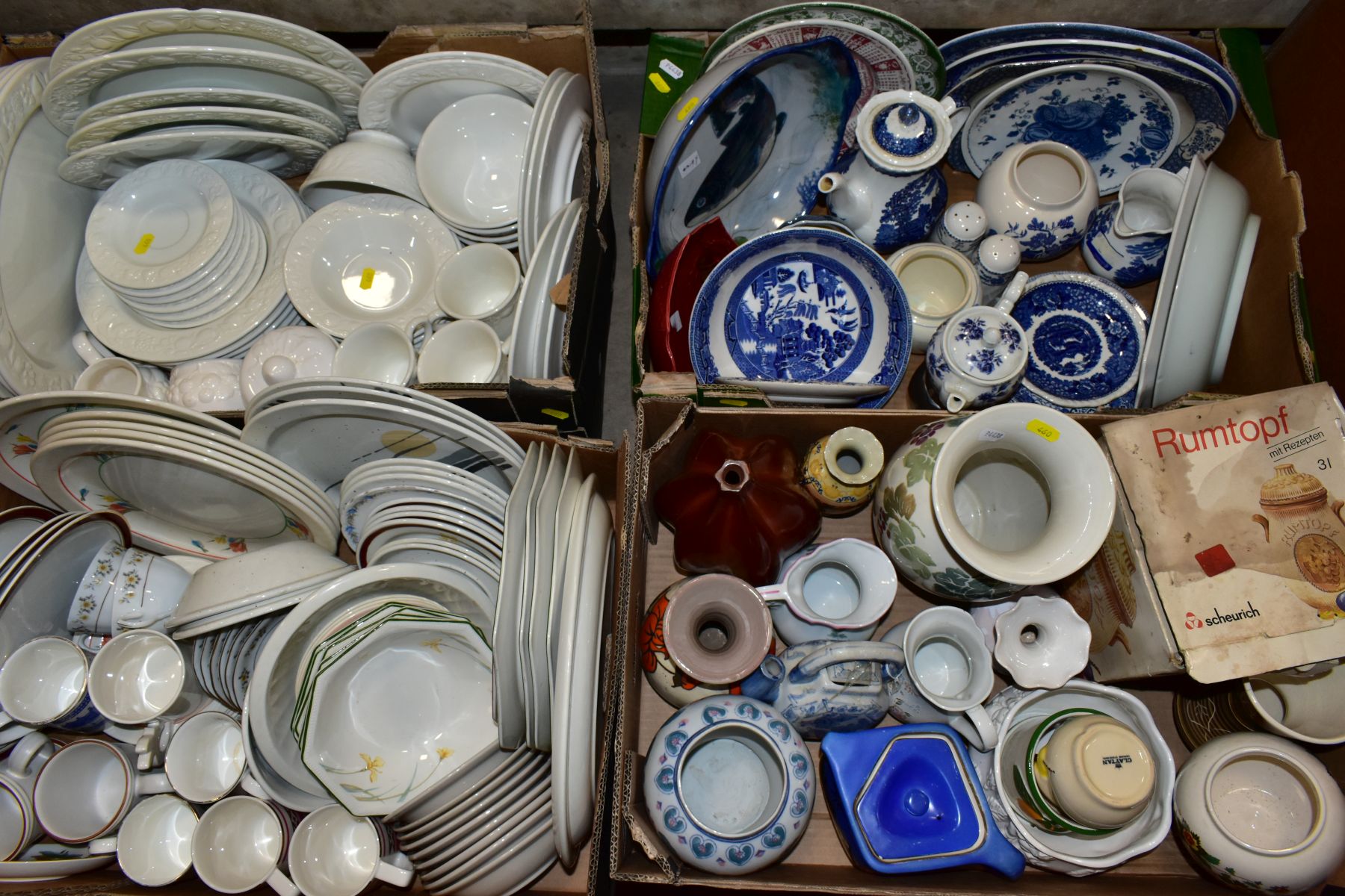 FIVE BOXES AND LOOSE, TEA/DINNERWARES BLUE & WHITE, ETC, to include Rumtoffs (one boxed), modern