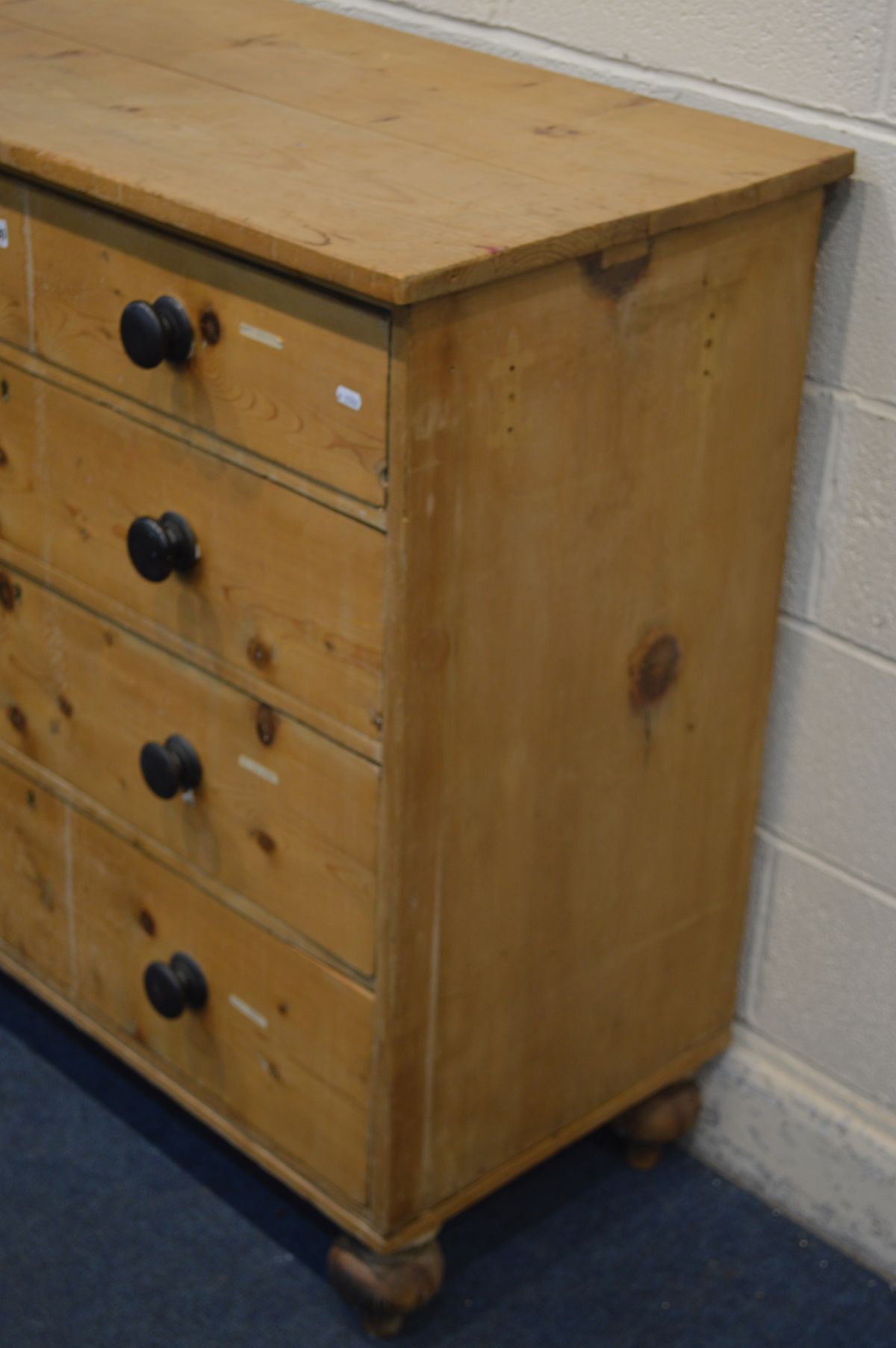 A VICTORIAN AND LATER PINE CHEST OF FOUR LONG GRADUATED DRAWERS, on baluster, width 107cm x depth - Image 3 of 5