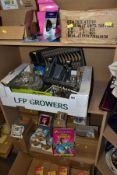 A QUANTITY OF BOXES/LOOSE MODERN ITEMS, KITCHEN ITEMS, ETC, to include boxed 'Grumpy Old Gits' mugs,
