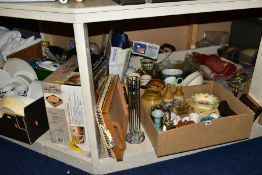 FIVE BOXES AND LOOSE OF KITCHEN AND HOUSEHOLD SUNDRIES, CERAMICS, BLANKETS, DRINKING GLASSES, etc