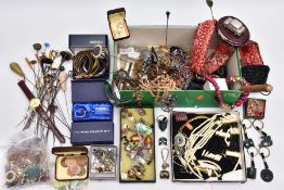 A BOX OF ASSORTED COSTUME JEWELLERY AND ITEMS, to include a white metal openwork floral brooch