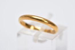 A 22CT GOLD BAND, of a plain polished design, hallmarked 22ct gold Birmingham, ring size M,