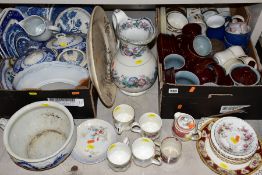 TWO BOXES OF 19TH AND 20TH CENTURY CERAMICS INCLUDING BLUE AND WHITE TRANSFER PRINTED DINNERWARES, a