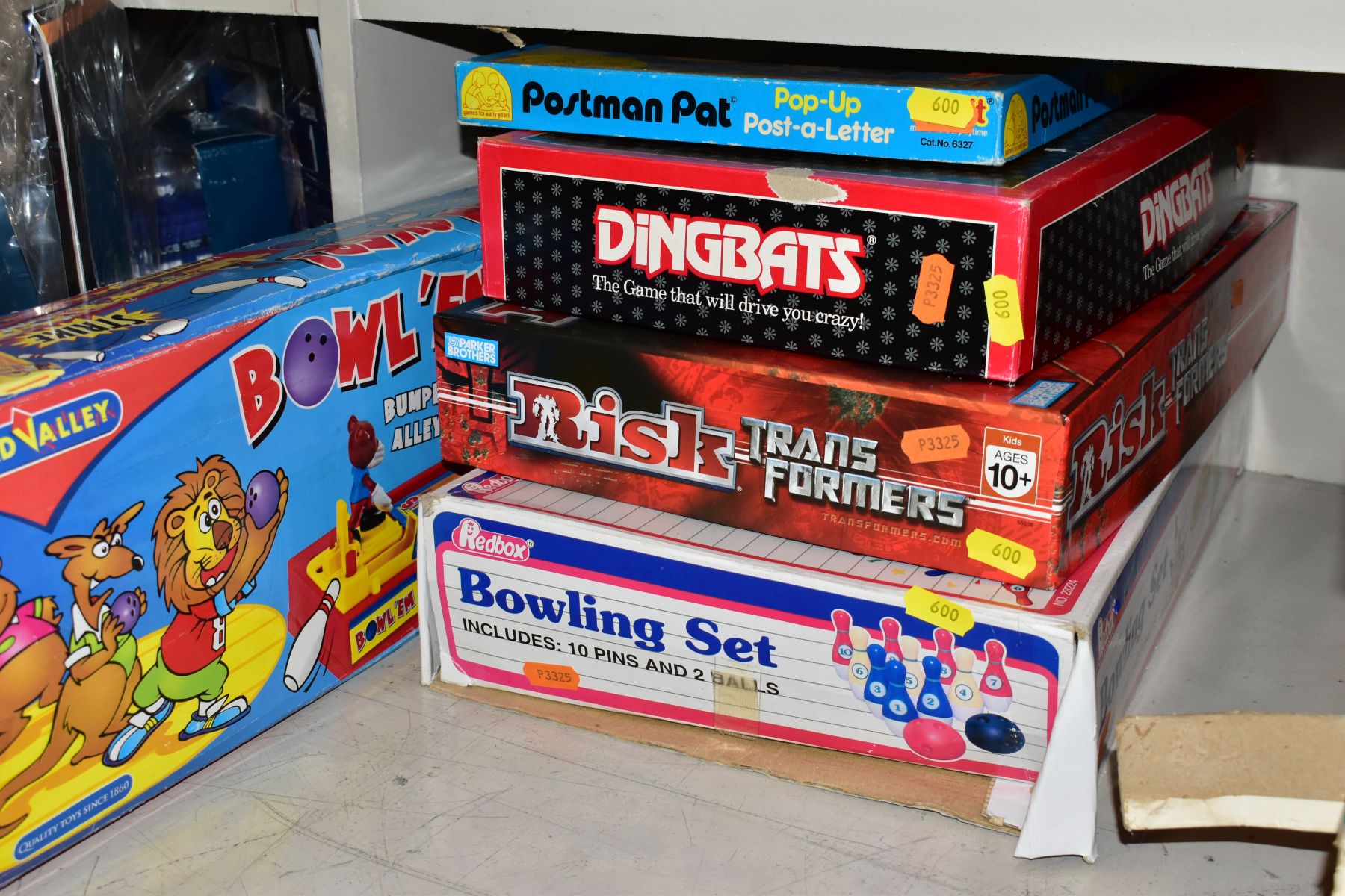 A LARGE COLLECTION OF ASSORTED BOARD GAMES AND PUZZLES, 1960's to date, to include Waddington's ' - Image 8 of 8