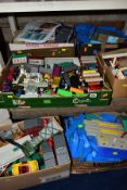 A LARGE COLLECTION OF TOMY TRACKMASTER THOMAS THE TANK ENGINE & TOMY TRAIN ITEMS, to include