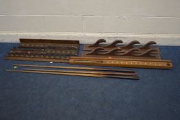 AN EARLY 20TH CENTURY LIGHT OAK TRIPLETELL GAME (Sd) along with various snooker accessories