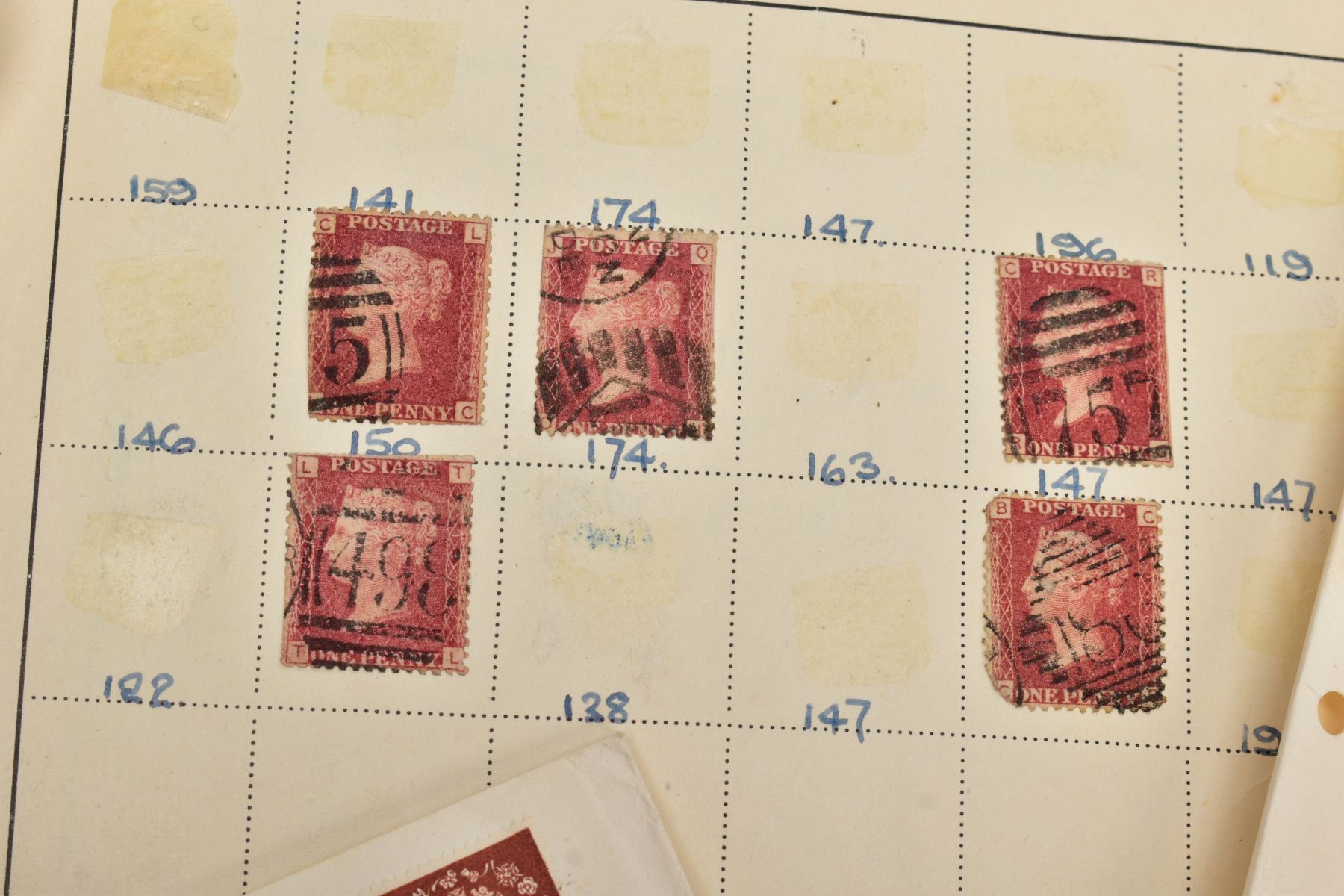 A BOX OF STAMPS IN SIX ALBUMS AND LOOSE in packets, plenty to sort through - Image 2 of 6