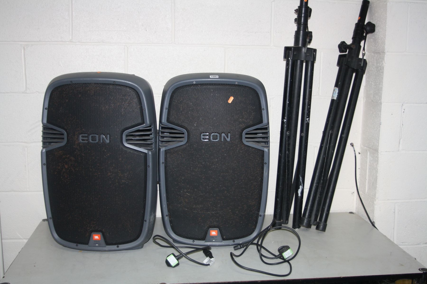 A PAIR OF JBL EON 315 ACTIVE PA SPEAKERS, 300watts with 1x15 and horn to each cabinet (PAT pass