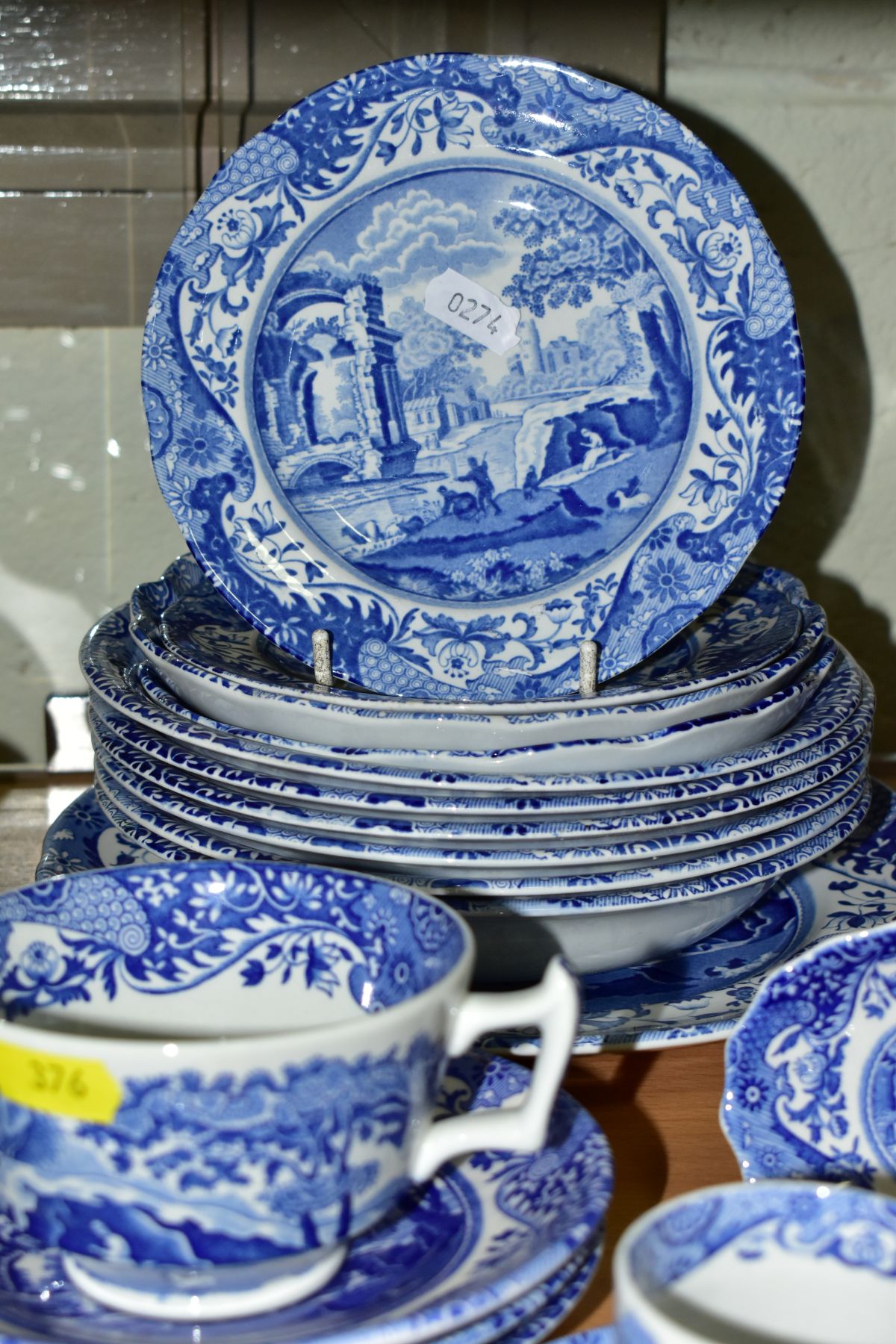 A QUANTITY OF MODERN SPODE ITALIAN SPODE DESIGN DINNER WARES, comprising an 11cm high jug, two small - Image 6 of 10