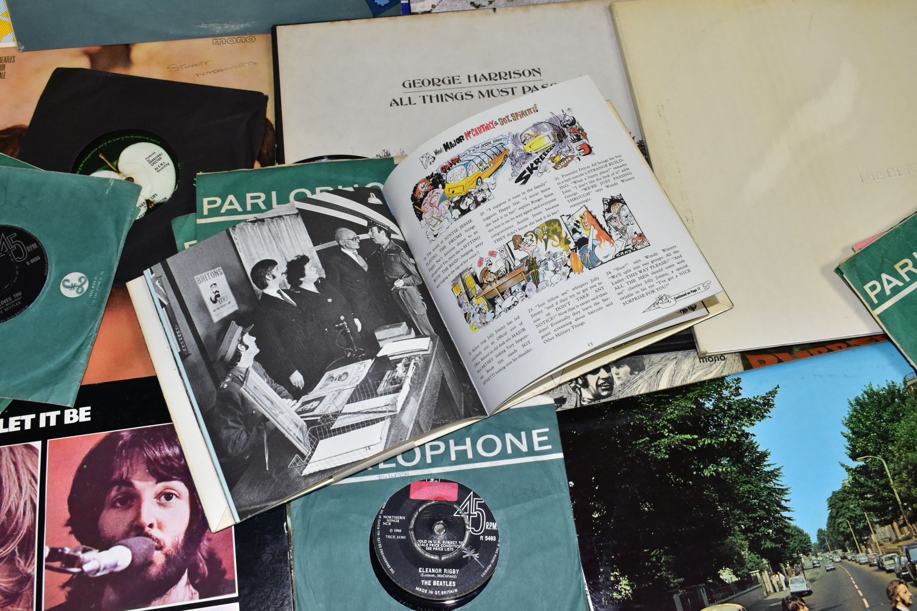 A COLLECTION OF SEVENTEEN LP'S, AN EP AND ELEVEN SINGLES BY THE BEATLES and attributing artists - Image 3 of 3