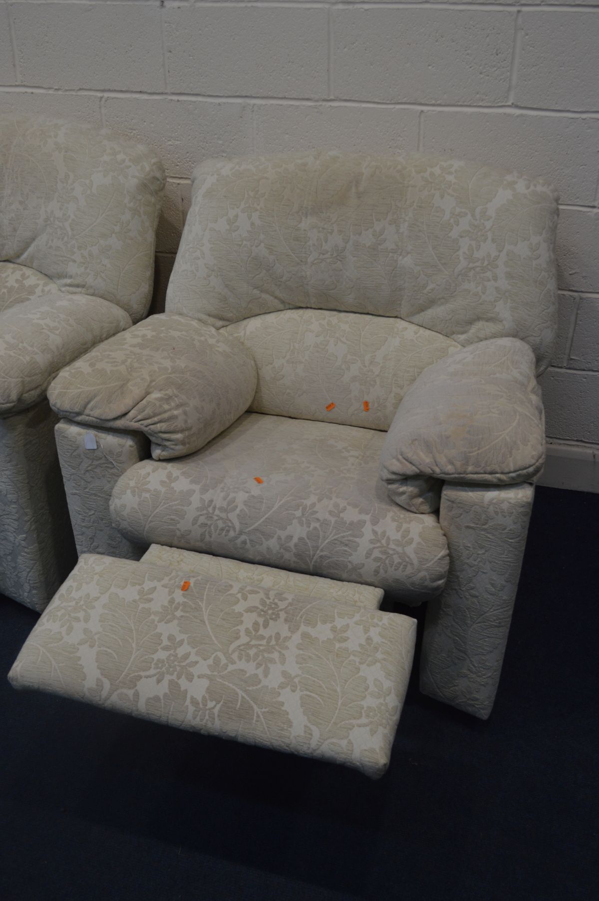 A G PLAN FOLIATE CREAM UPHOLSTERED THREE PIECE LOUNGE SUITE, comprising a three seater settee, width - Image 4 of 5