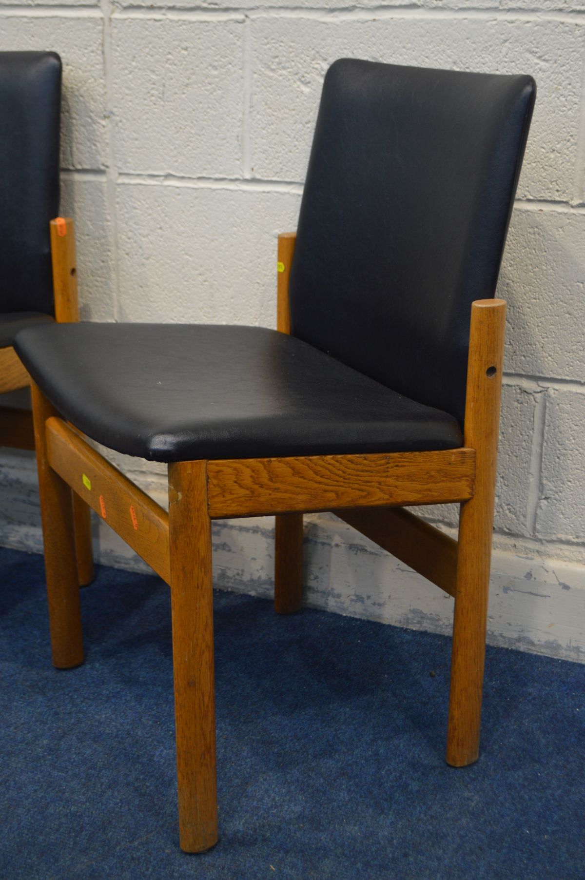 A PAIR OF MID TO LATE 20TH CENTURY OAK FRAMED AND BLACK LEATHERETTE CHAIRS - Image 2 of 2
