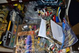A COLLECTION OF ASSORTED LEGO, to include assorted pieces from various harry Potter sets, Batman The